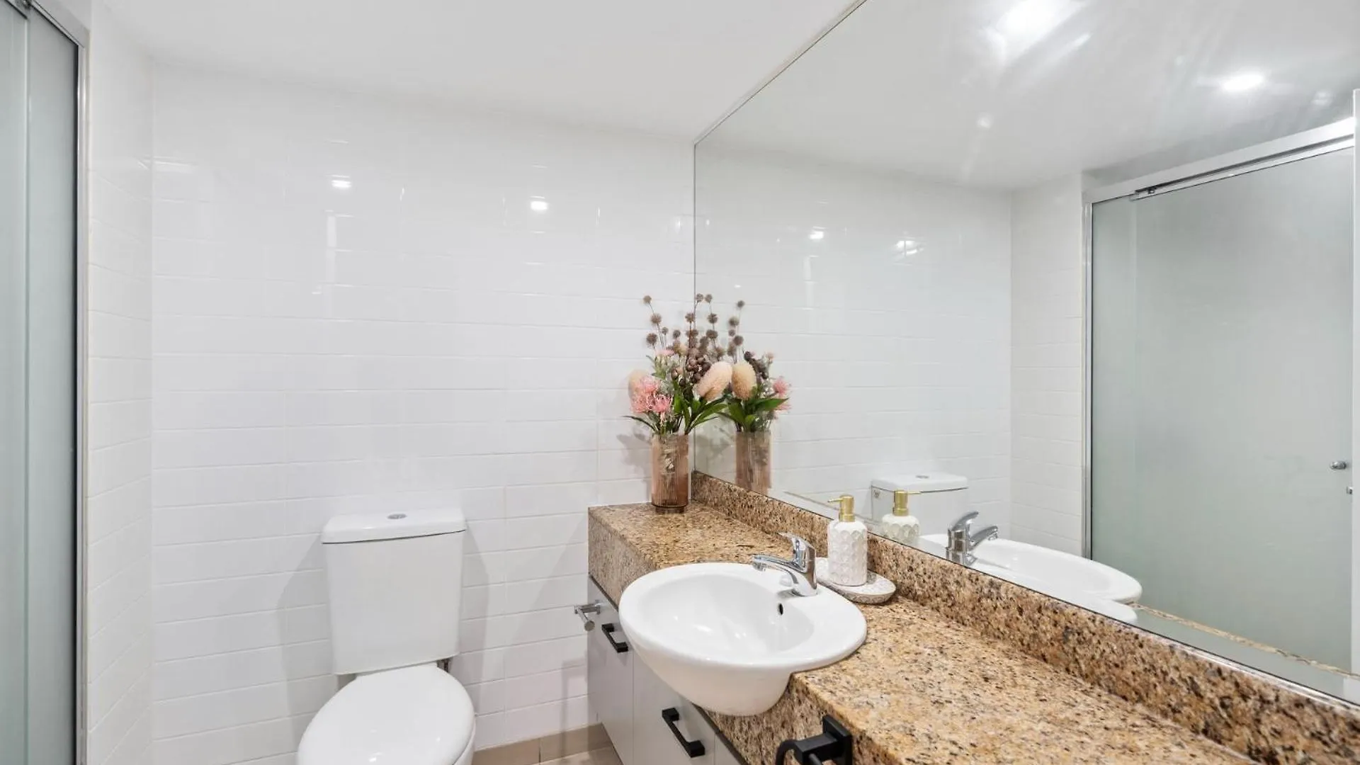 Belle Escapes Drift Beachfront Resort Suite 4403 Palm Cove Apartment