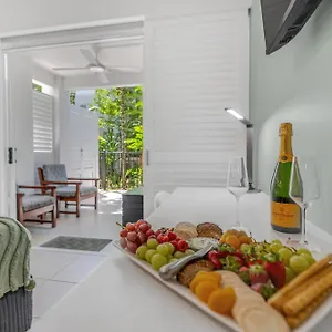  Apartment Elysium Private Apartments At Beach Club & Spa